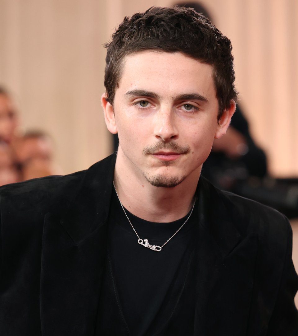 Timothée Chalamet ignora modelos, mas pira quando Kylie Jenner desfila com sutiã de US$ 50 milhões