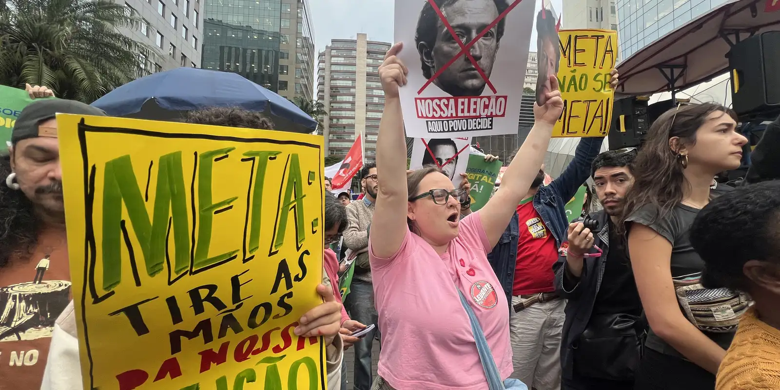 Meta recusa canal de proteção a jornalistas e governo rebate com 14 mil ataques