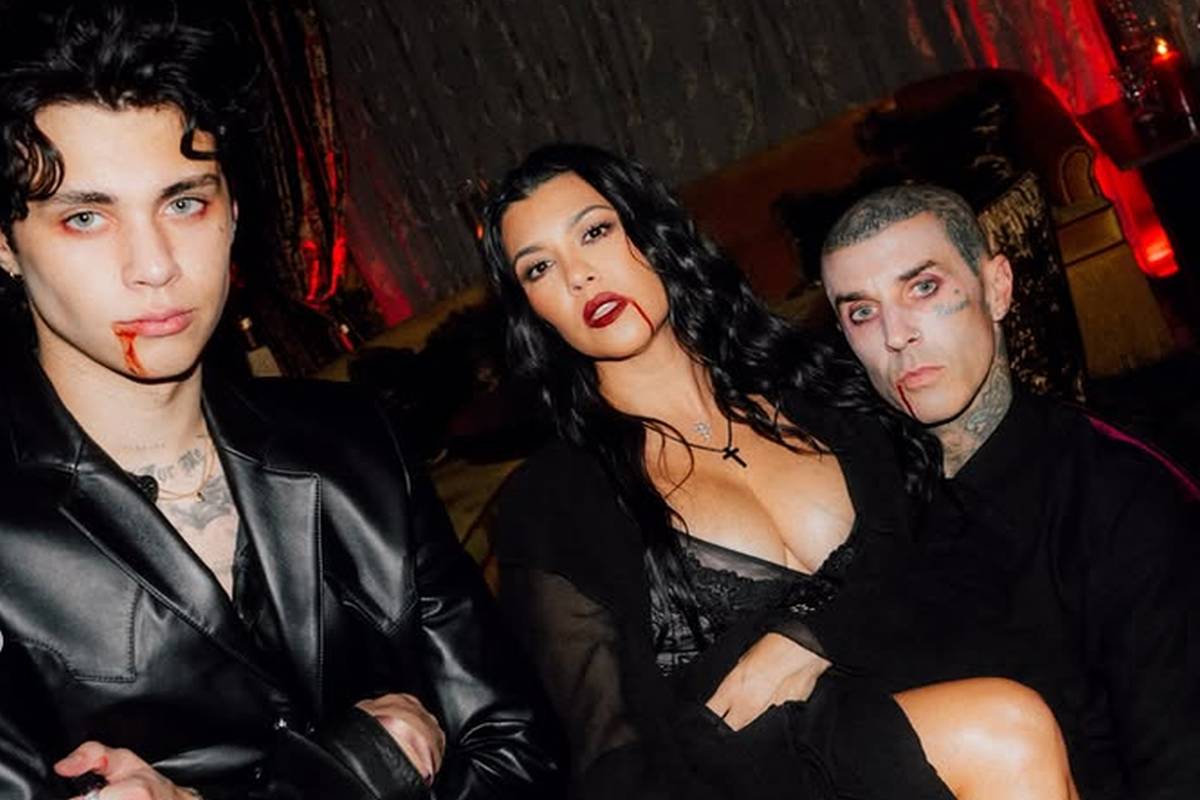 Kourtney Kardashian aparece de vampira no aniversário do enteado e escreve "me morda"