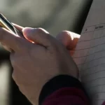 Adolescente recebe ameaça de morte em grupo de WhatsApp por votar em Lula