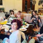 Sharon e Kelly Osbourne cortam contato após morte de Ozzy