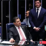 Agentes de saúde conseguem aposentadoria especial após 5 anos no Congresso