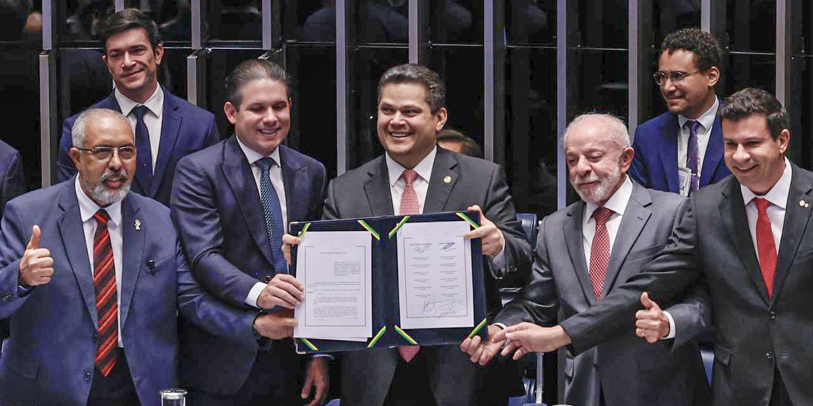 Congresso promulga fim da 6x1 e trabalhadores ganham 5x2 em 60 dias
